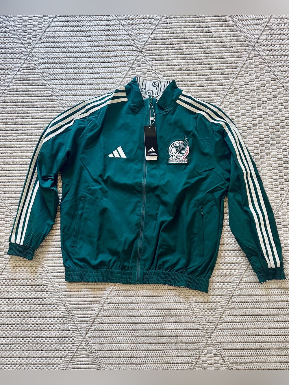 Reversible Mexico I Windbreaker Jacket - 2-in-1
Streetwear Coat